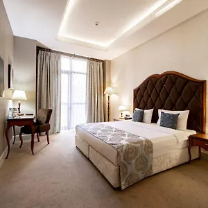 sapphire-inn-hotel.aboutbakuhotels.com/