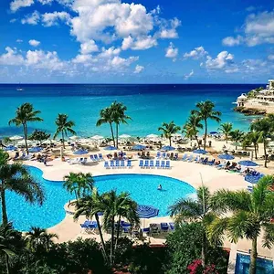 Royal Islander Club La Resort